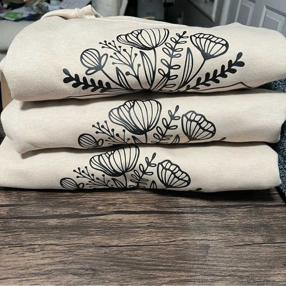 Book with Flowers Crewneck NEW - Handmade - Picture 3 of 3